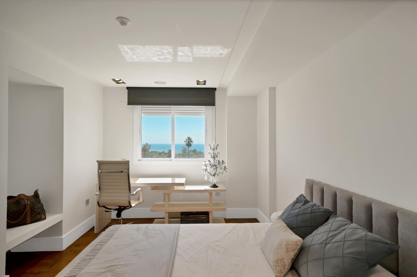 3 bedroom Flat for sale in Marbella with pool garage - € 2,190,000 (Ref: 10109657)