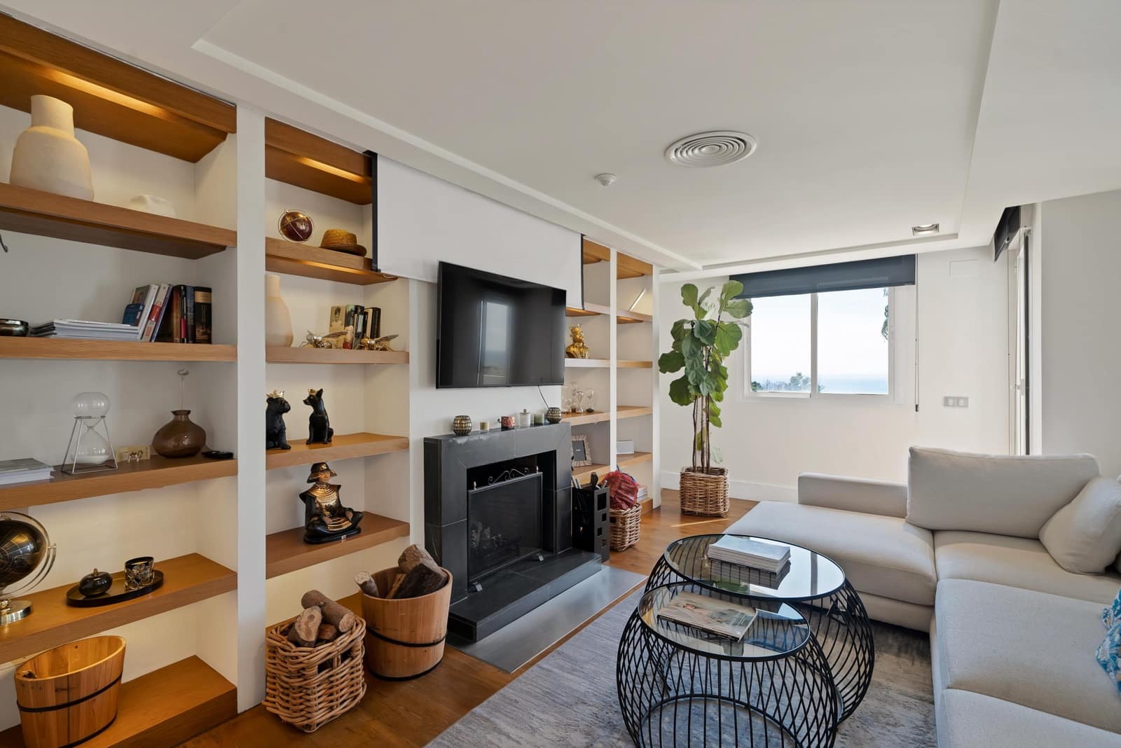 3 bedroom Flat for sale in Marbella with pool garage - € 2,190,000 (Ref: 10109657)