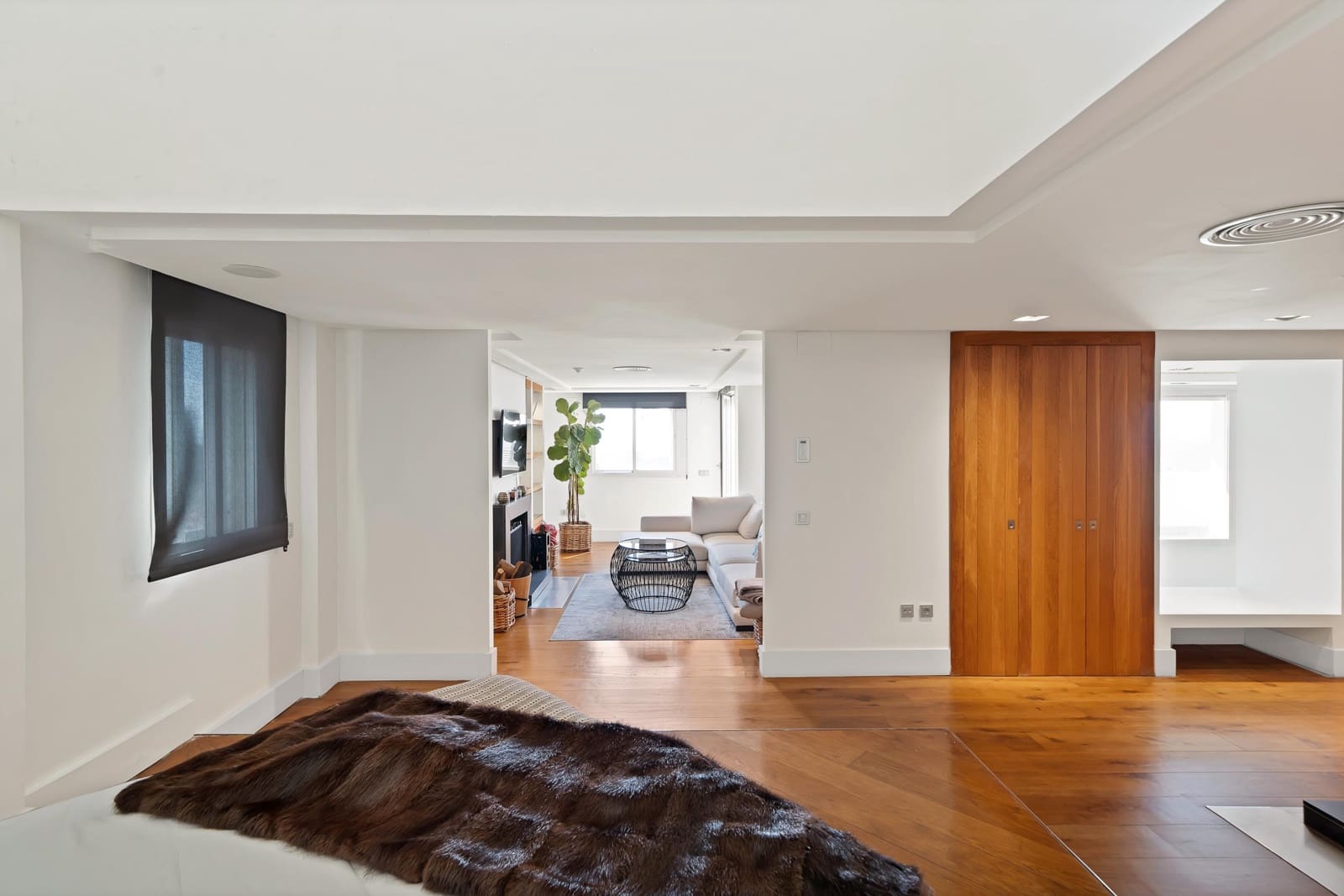 3 bedroom Flat for sale in Marbella with pool garage - € 2,190,000 (Ref: 10109657)