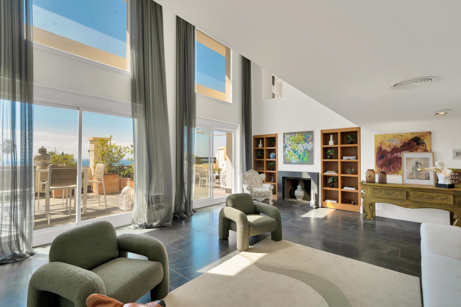 3 bedroom Flat for sale in Marbella with pool garage - € 2,190,000 (Ref: 10109657)