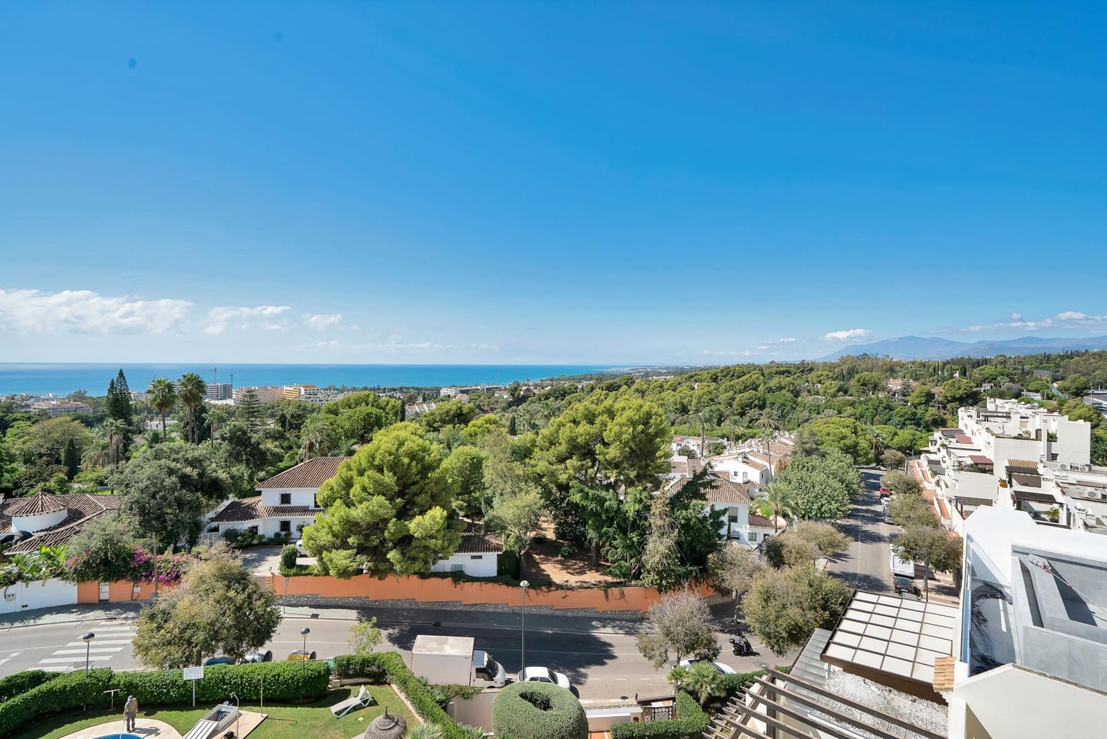 3 bedroom Flat for sale in Marbella with pool garage - € 2,190,000 (Ref: 10109657)