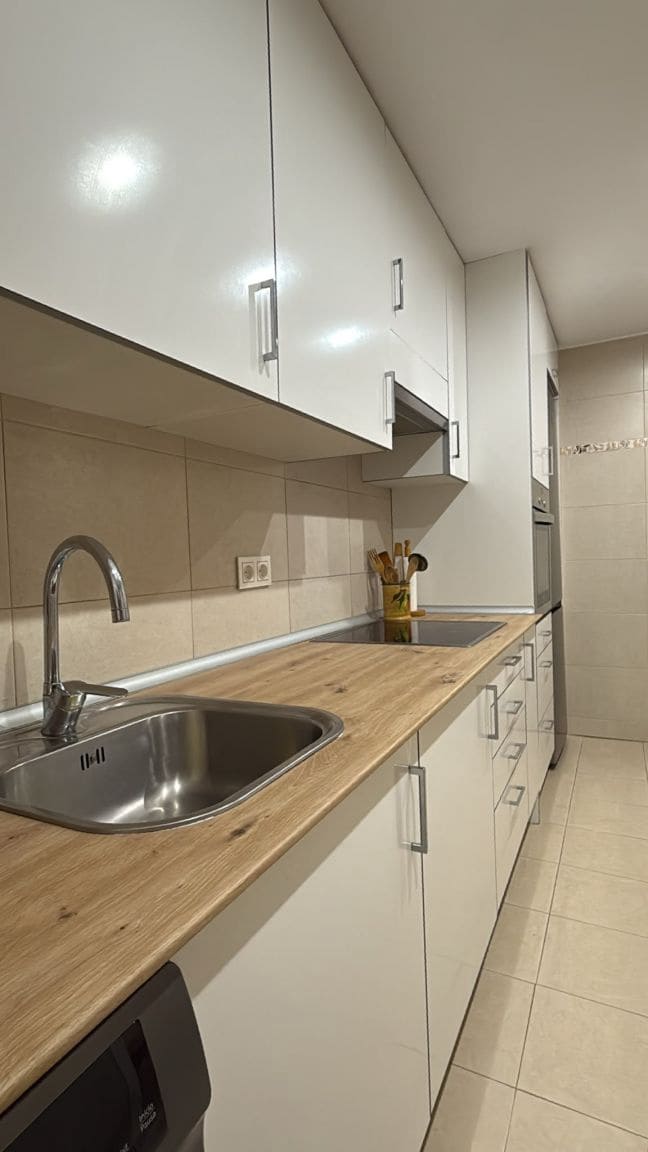 2 bedroom Apartment for rent in Nueva Andalucia with pool garage - € 2,500 (Ref: 10109658)