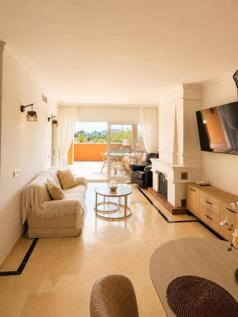 2 bedroom Apartment for rent in Nueva Andalucia with pool garage - € 2,500 (Ref: 10109658)