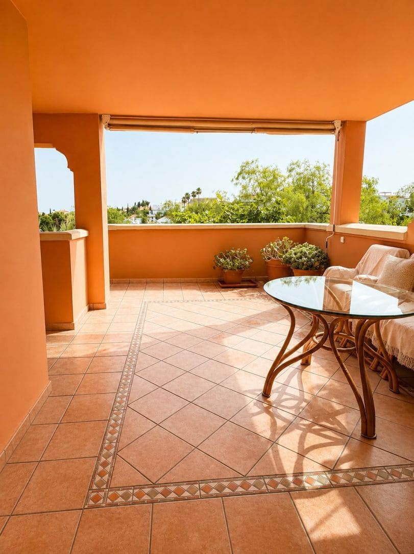 2 bedroom Apartment for rent in Nueva Andalucia with pool garage - € 2,500 (Ref: 10109658)
