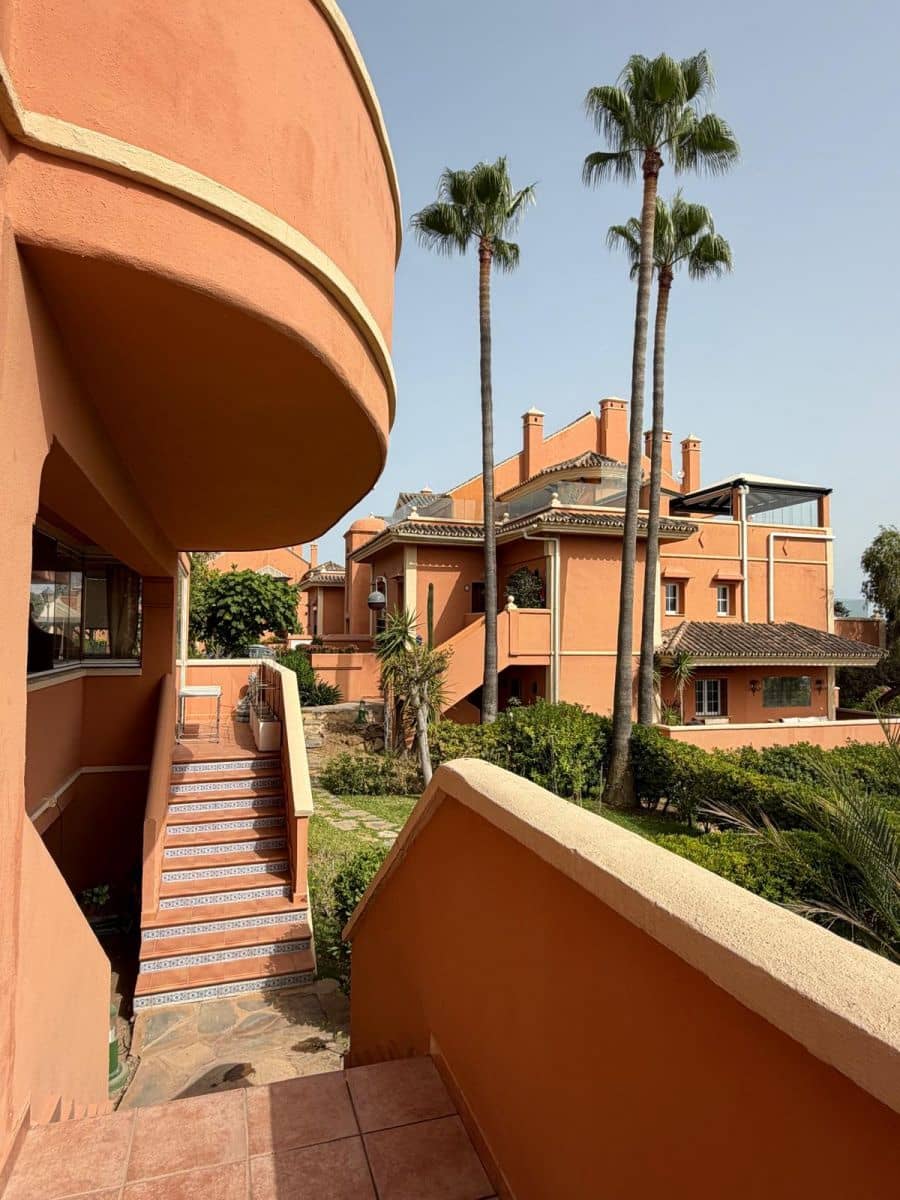 2 bedroom Apartment for rent in Nueva Andalucia with pool garage - € 2,500 (Ref: 10109658)