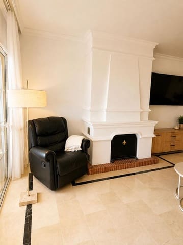 2 quarto Apartamento para arrendar em Nueva Andalucia, Marbella com piscina garagem - 2 500 € (Ref: 10109658)