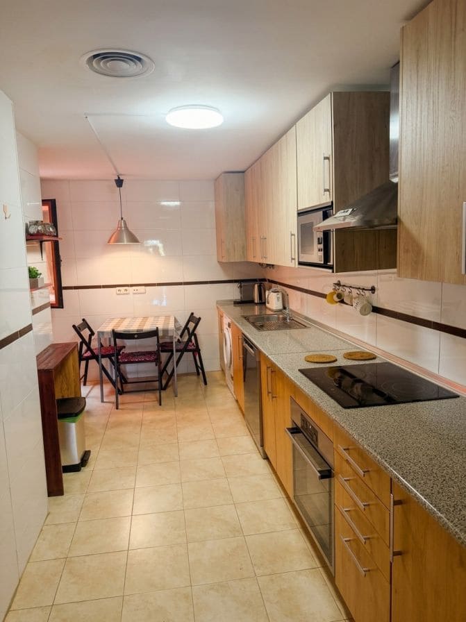 2 bedroom Apartment for rent in Estepona with pool garage - € 2,500 (Ref: 10115843)