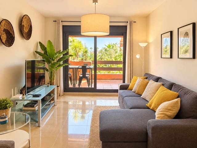 2 bedroom Apartment for rent in Estepona with pool garage - € 2,500 (Ref: 10115843)