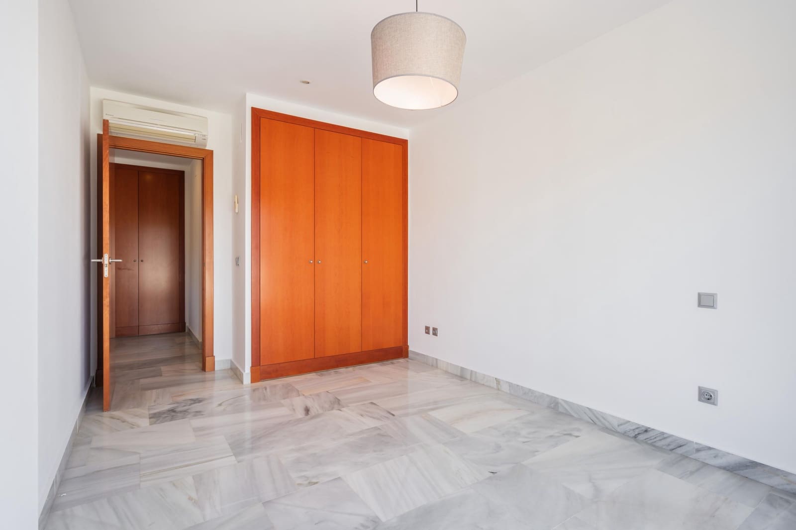 3 sovrum Lägenhet till salu i Los Flamingos med pool garage - 399 000 € (Ref: 10120141)