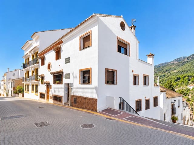 6 Zimmer Reihenhaus zu verkaufen in Ojen mit Garage - 650.000 € (Ref: 10129385)