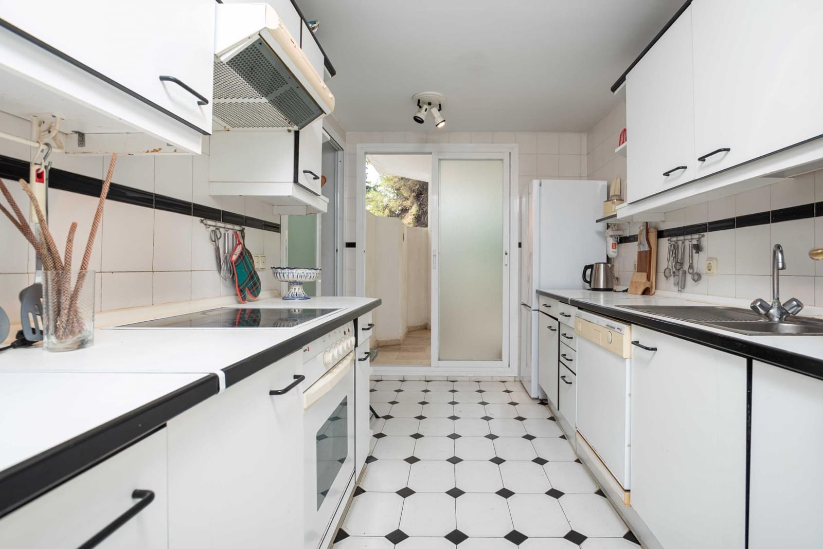 3 bedroom Apartment for sale in Rio Real with pool garage - € 675,000 (Ref: 10136014)