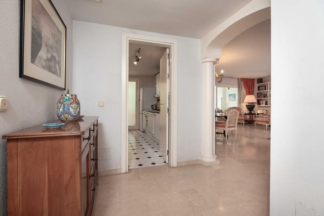 3 quarto Apartamento para venda em Río Real, Marbella com piscina garagem - 675 000 € (Ref: 10136014)