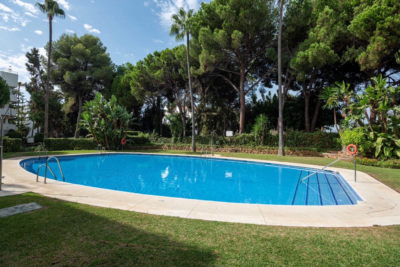 3 bedroom Apartment for sale in Rio Real with pool garage - € 675,000 (Ref: 10136014)
