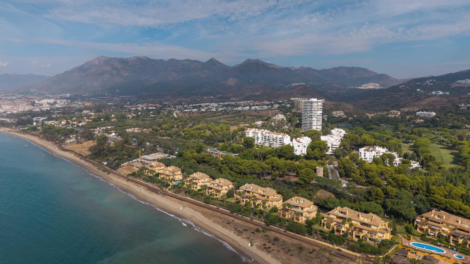 3 bedroom Apartment for sale in Rio Real with pool garage - € 675,000 (Ref: 10136014)