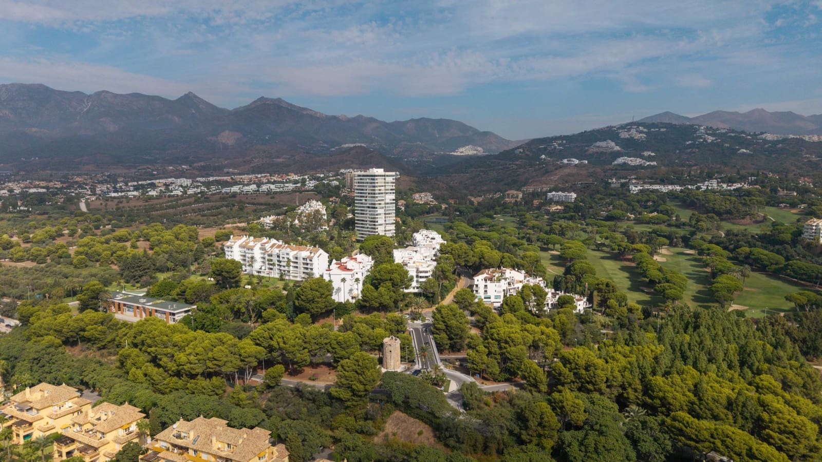 3 bedroom Apartment for sale in Rio Real with pool garage - € 675,000 (Ref: 10136014)