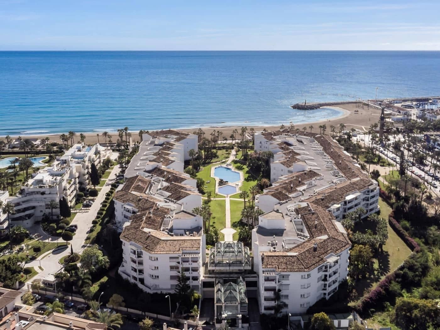 1 slaapkamer Appartement te koop in Puerto Banus met zwembad garage - € 745.000 (Ref: 10139925)