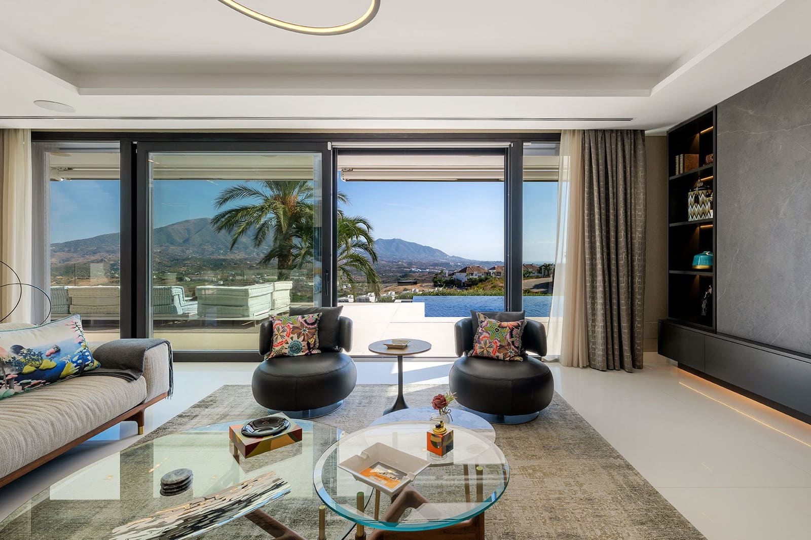 4 soveværelse Villa til salg i Mijas med swimmingpool garage - € 3.750.000 (Ref: 10142579)