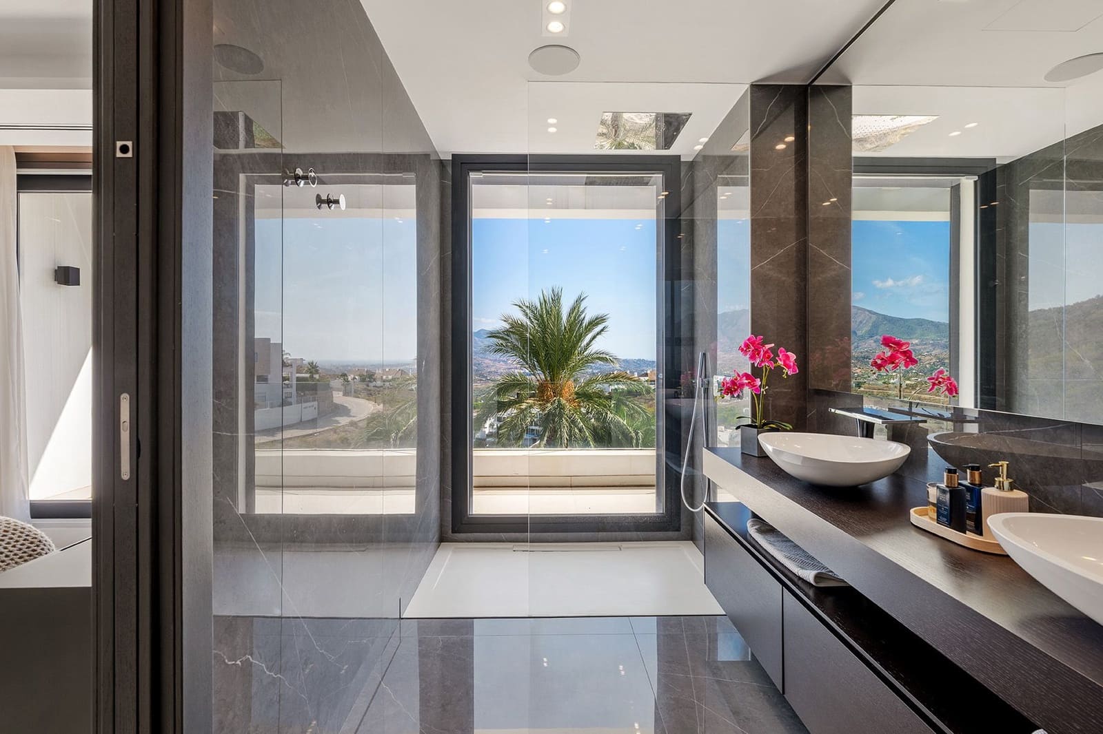 4 soveværelse Villa til salg i Mijas med swimmingpool garage - € 3.750.000 (Ref: 10142579)