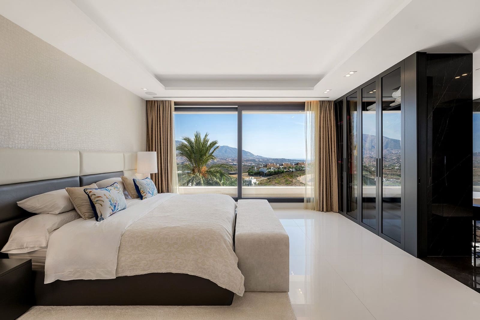 4 soveværelse Villa til salg i Mijas med swimmingpool garage - € 3.750.000 (Ref: 10142579)