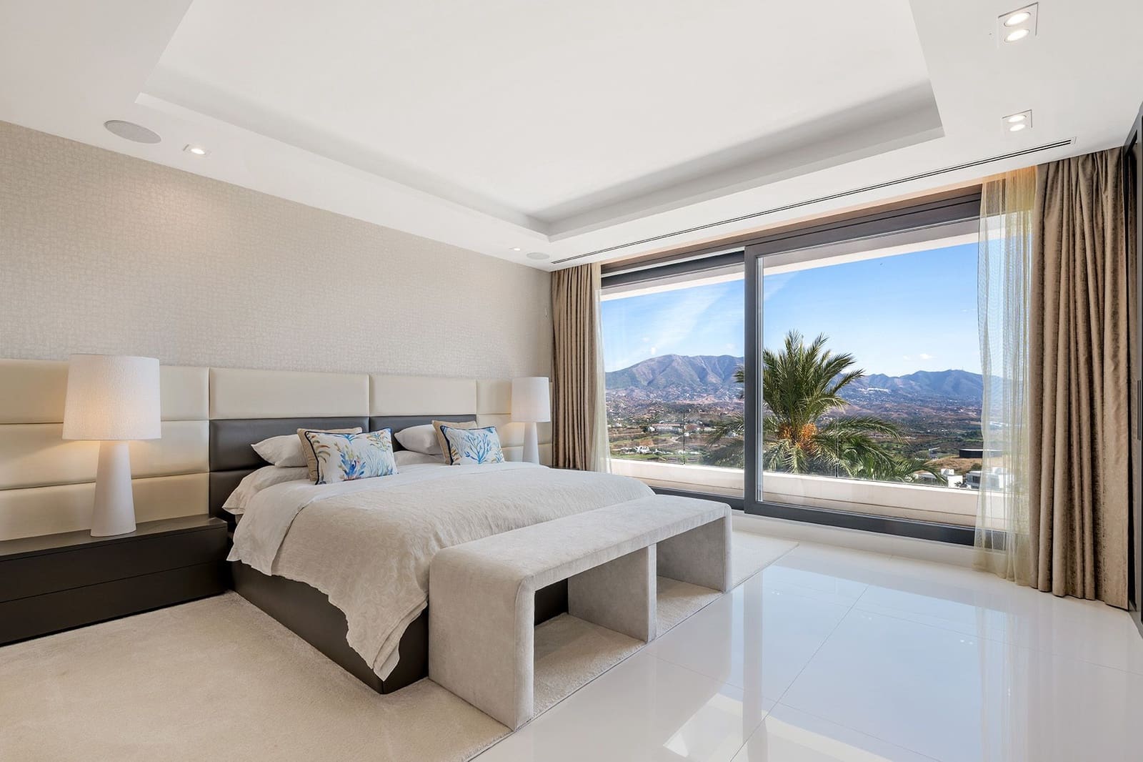 4 soveværelse Villa til salg i Mijas med swimmingpool garage - € 3.750.000 (Ref: 10142579)
