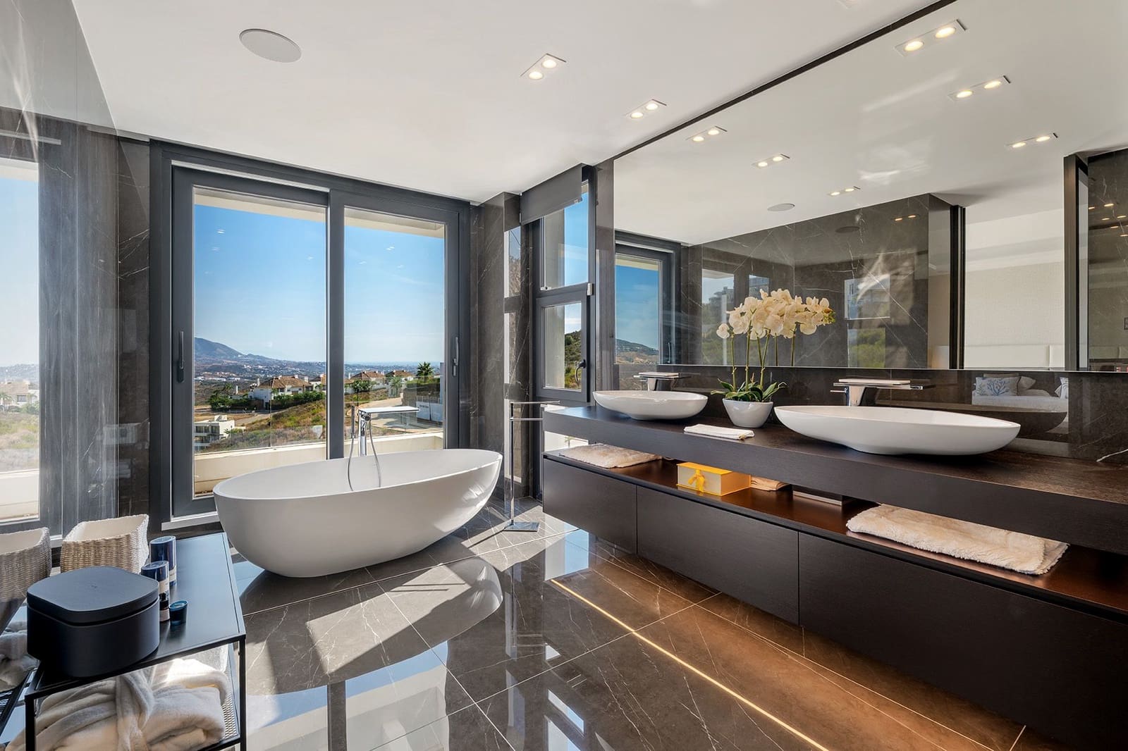 4 soveværelse Villa til salg i Mijas med swimmingpool garage - € 3.750.000 (Ref: 10142579)