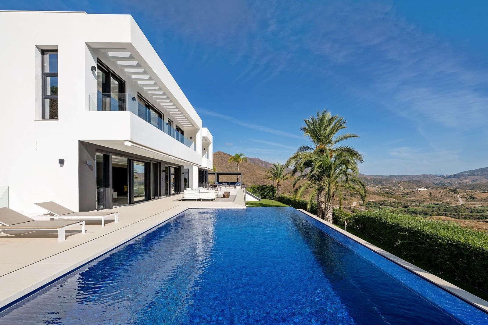 4 soveværelse Villa til salg i Mijas med swimmingpool garage - € 3.750.000 (Ref: 10142579)