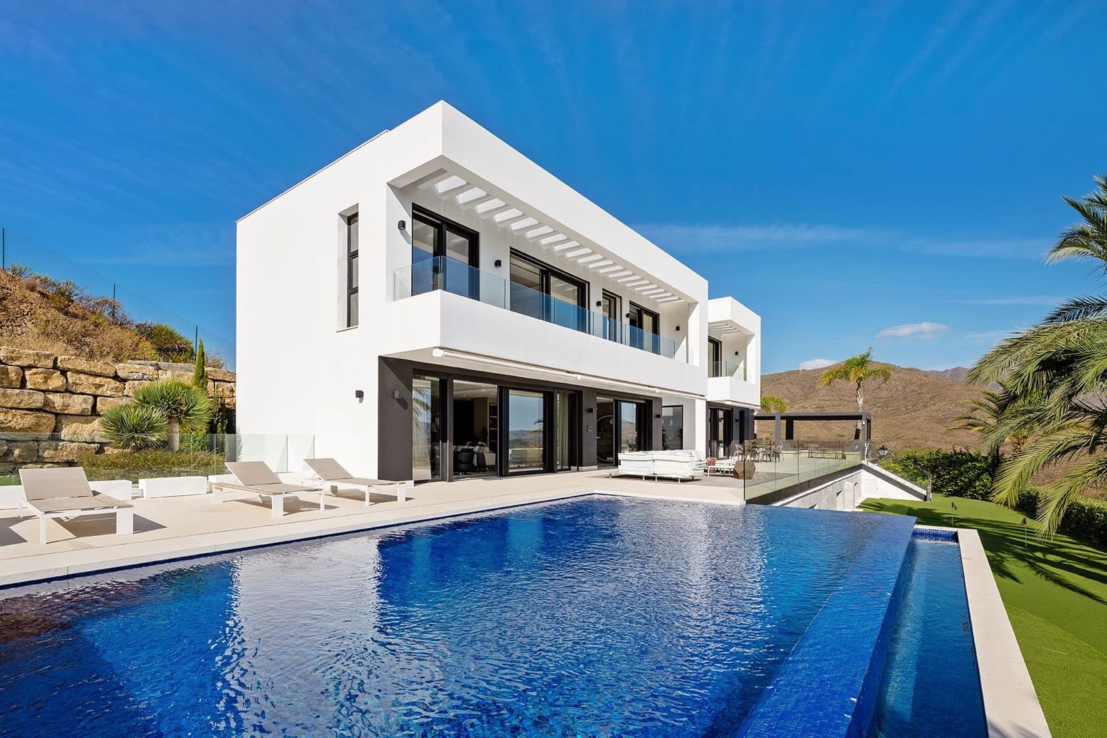 4 soveværelse Villa til salg i Mijas med swimmingpool garage - € 3.750.000 (Ref: 10142579)