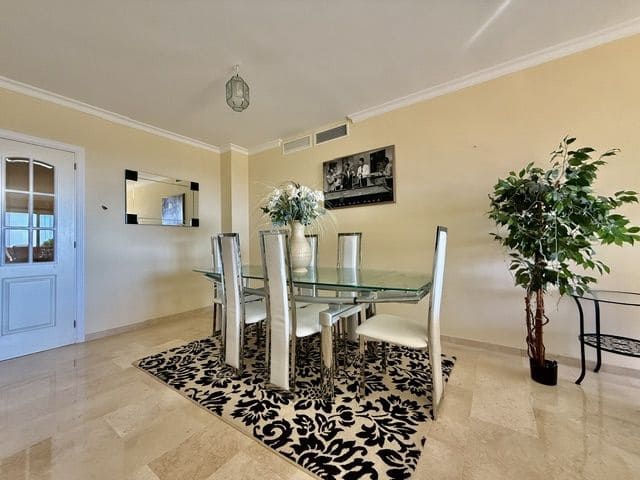 2 chambre Appartement à vendre à Marbella avec piscine garage - 390 000 € (Ref: 10148948)