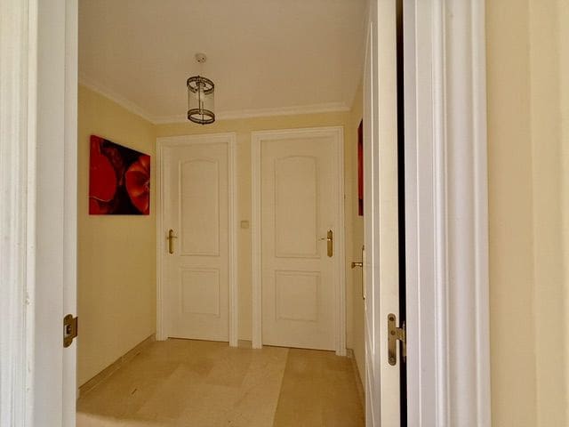 2 chambre Appartement à vendre à Santa María, Marbella avec piscine garage - 390 000 € (Ref: 10148948)