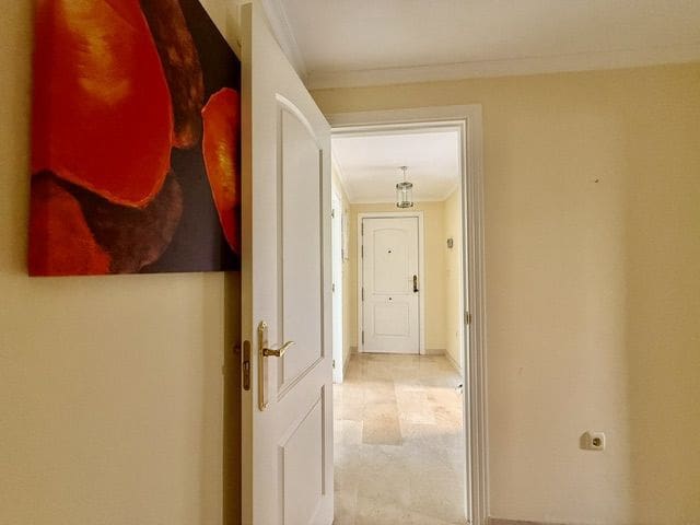 2 chambre Appartement à vendre à Marbella avec piscine garage - 390 000 € (Ref: 10148948)