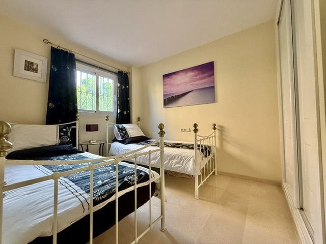 2 chambre Appartement à vendre à Santa María, Marbella avec piscine garage - 390 000 € (Ref: 10148948)