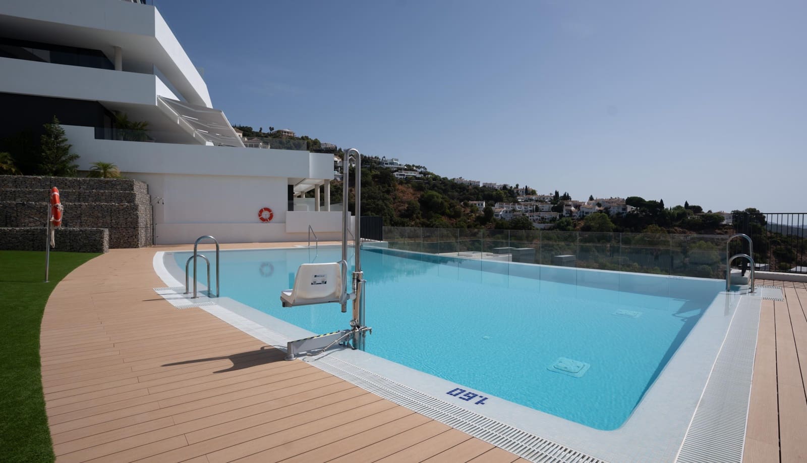 3 soveværelse Lejlighed til salg i Marbella med swimmingpool garage - € 850.000 (Ref: 10155454)