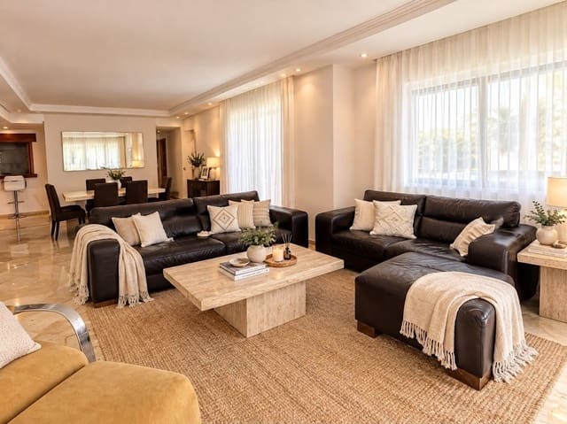 3 soverom Leilighet til leie i Estepona med svømmebasseng garasje - € 4 900 (Ref: 10157862)