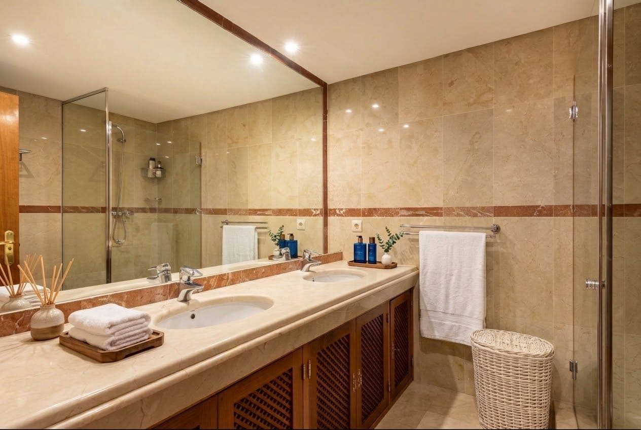 3 soverom Leilighet til leie i Estepona med svømmebasseng garasje - € 4 900 (Ref: 10157862)