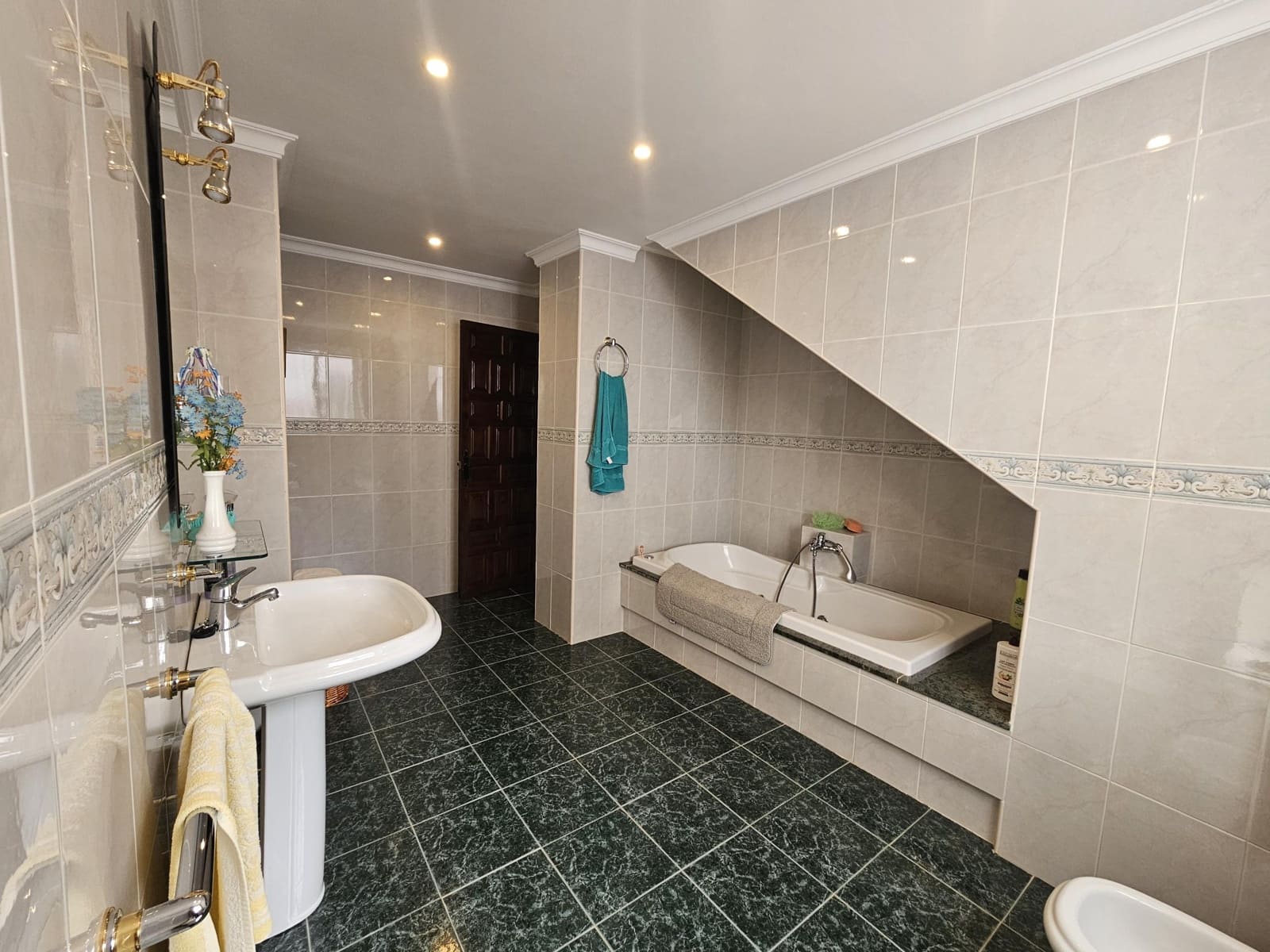 4 bedroom Villa for sale in Casarabonela with pool garage - € 420,000 (Ref: 10159628)