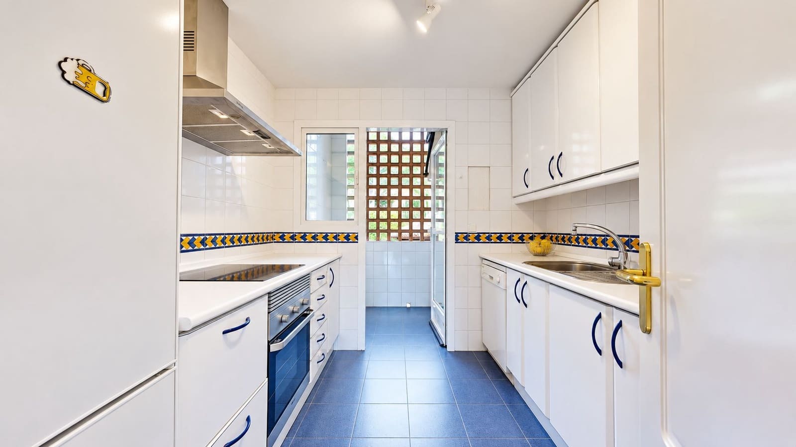 2 slaapkamer Appartement te koop in La Mairena met zwembad garage - € 319.000 (Ref: 10159629)