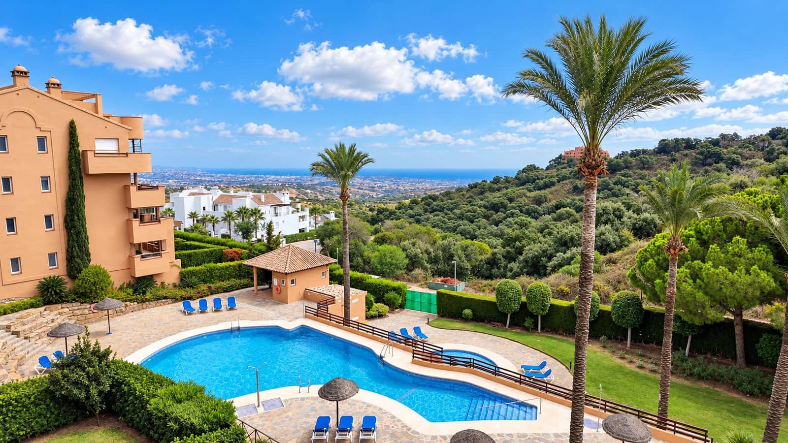 2 slaapkamer Appartement te koop in La Mairena met zwembad garage - € 319.000 (Ref: 10159629)