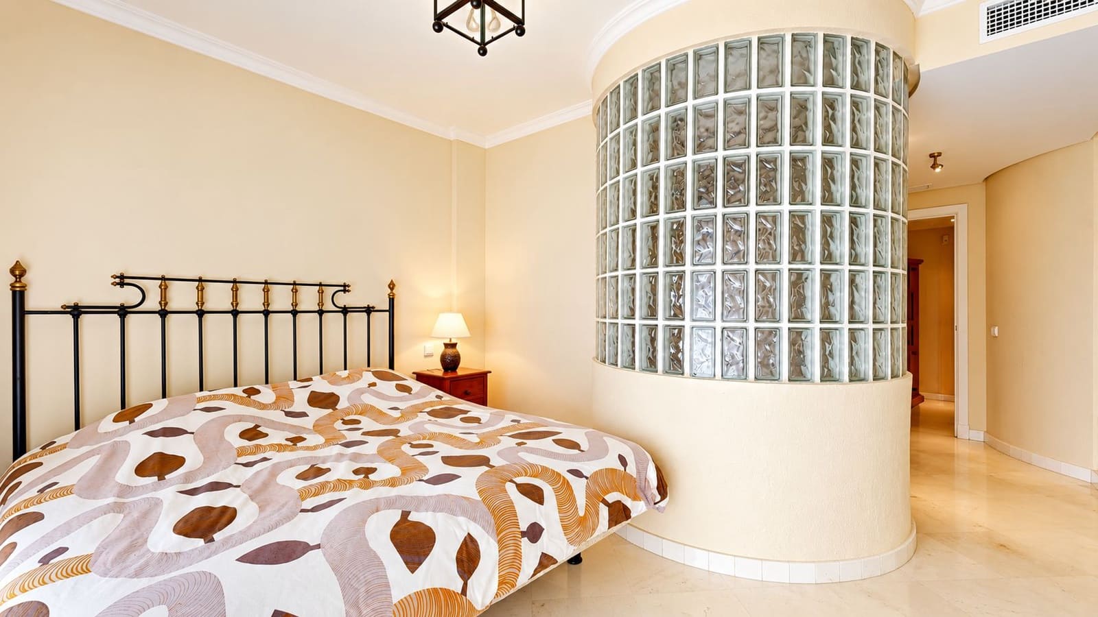 2 slaapkamer Appartement te koop in La Mairena met zwembad garage - € 319.000 (Ref: 10159629)