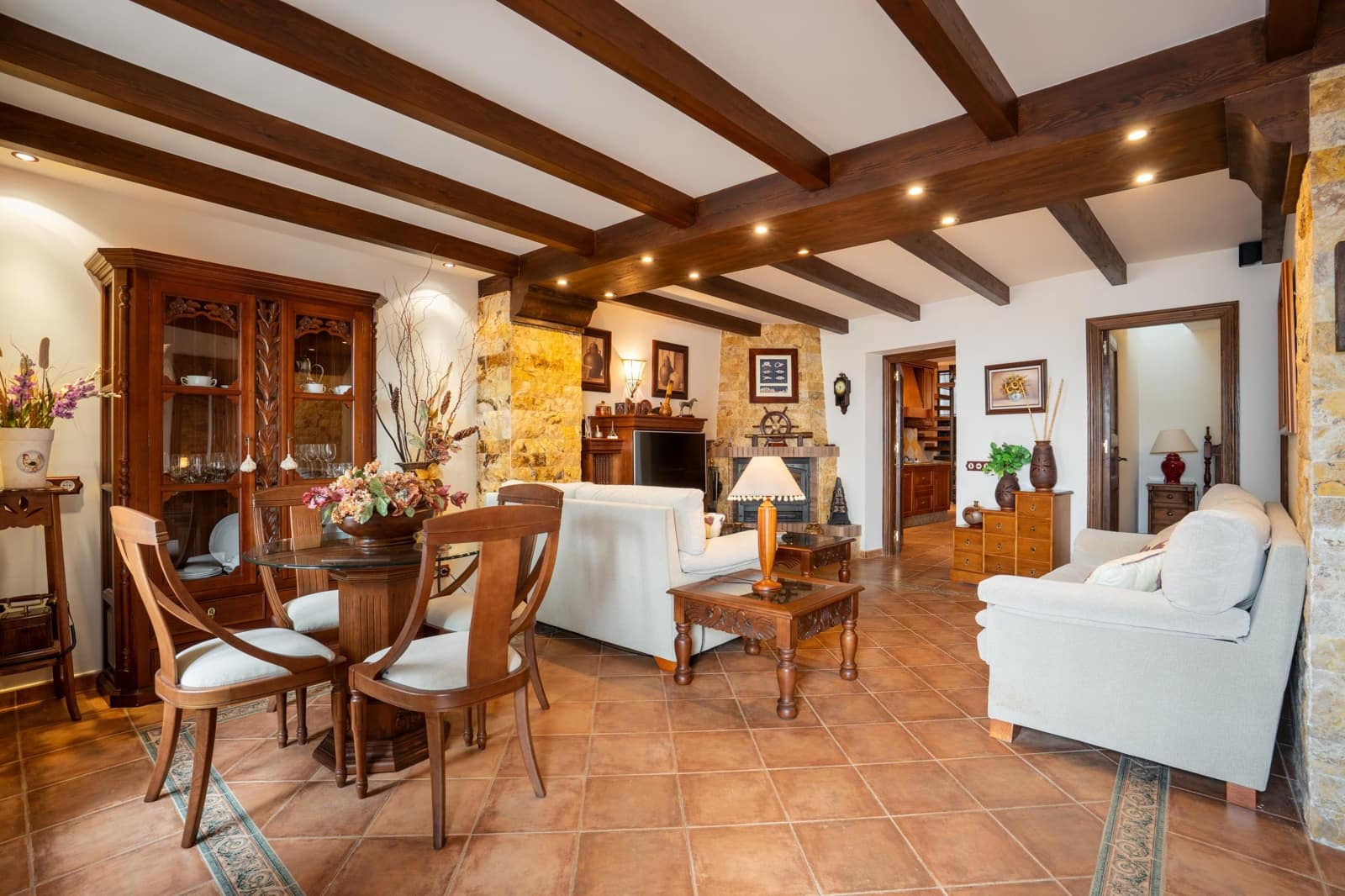 4 slaapkamer Rijtjeshuis te koop in Istan - € 330.000 (Ref: 10161755)