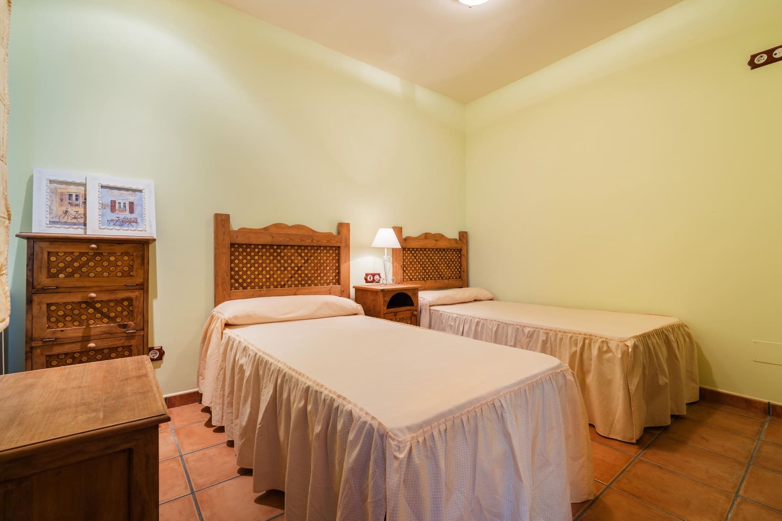 4 slaapkamer Rijtjeshuis te koop in Istan - € 330.000 (Ref: 10161755)