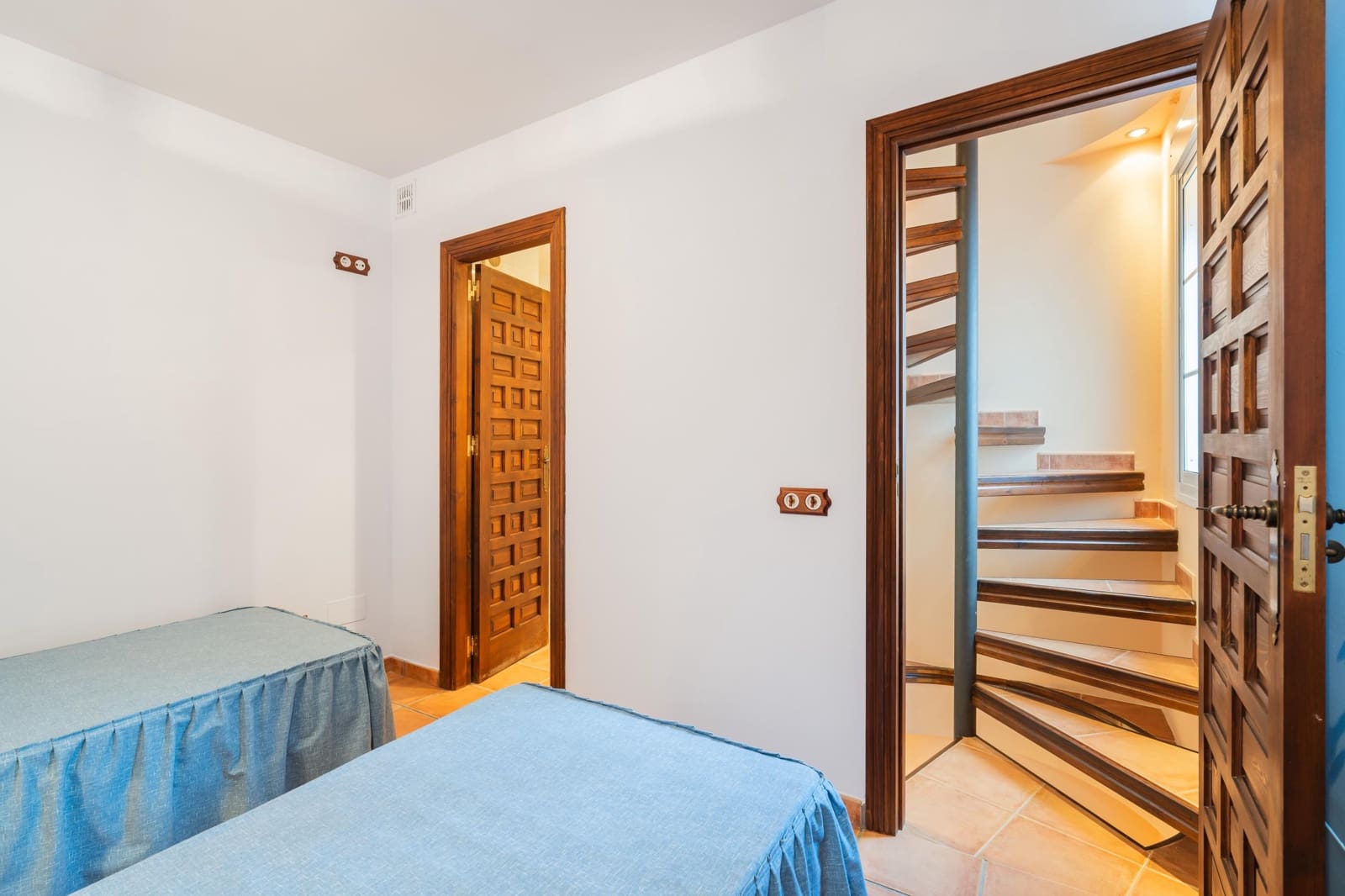 4 slaapkamer Rijtjeshuis te koop in Istan - € 330.000 (Ref: 10161755)