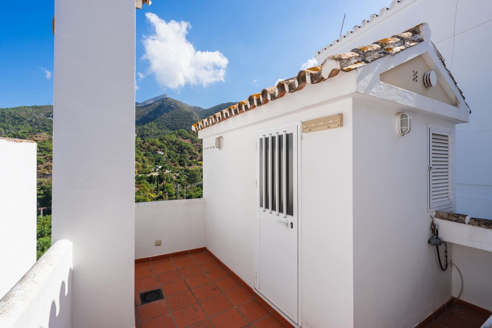 4 slaapkamer Rijtjeshuis te koop in Istan - € 330.000 (Ref: 10161755)