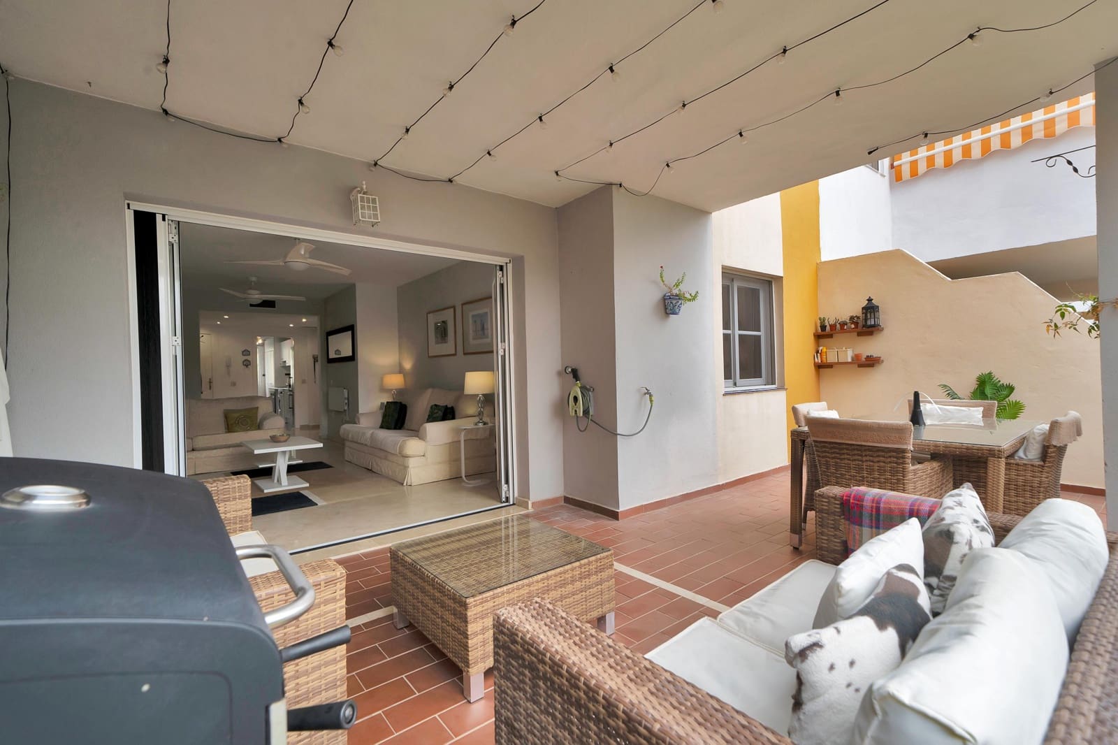 2 sovrum Lägenhet till salu i New Golden Mile med pool - 395 000 € (Ref: 10161756)