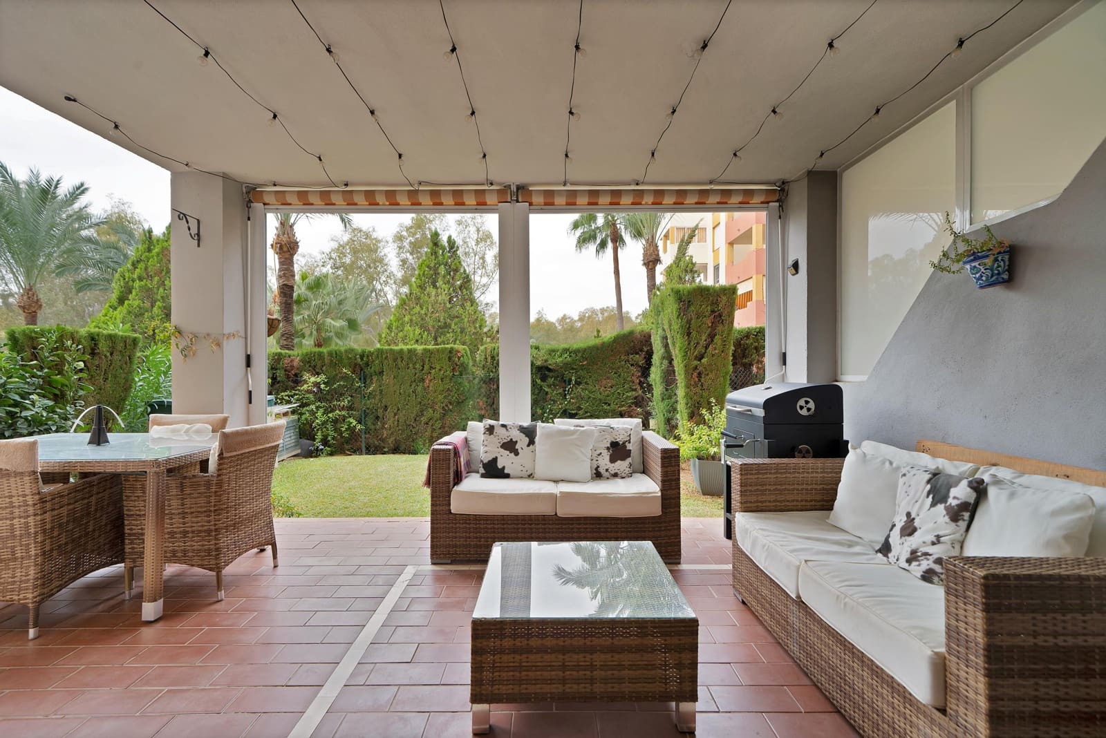2 sovrum Lägenhet till salu i New Golden Mile med pool - 395 000 € (Ref: 10161756)