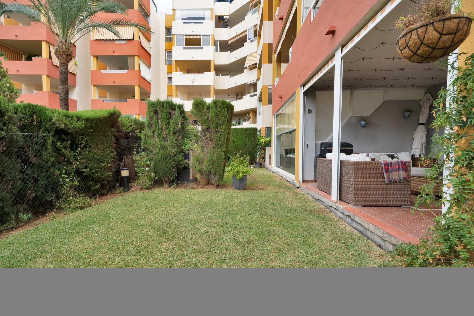2 sovrum Lägenhet till salu i New Golden Mile med pool - 395 000 € (Ref: 10161756)