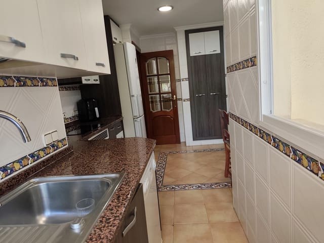 4 slaapkamer Appartement te koop in Ciudad Jardín, Málaga stad met garage - € 399.000 (Ref: 10161757)