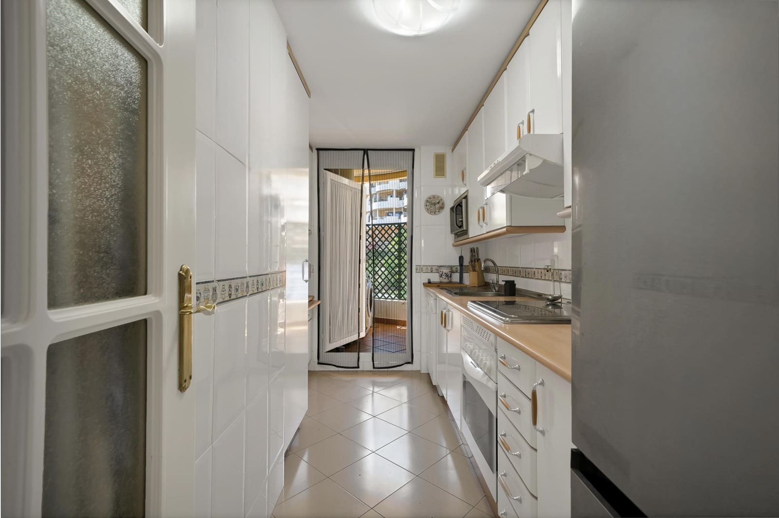 2 slaapkamer Appartement te koop in Nueva Andalucia met zwembad garage - € 500.000 (Ref: 10173875)