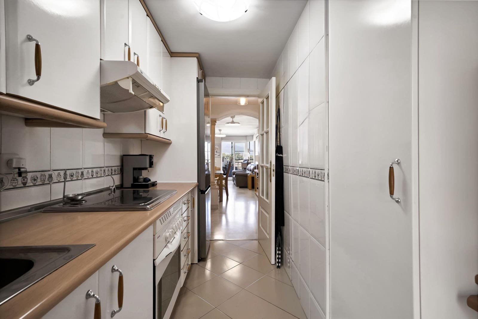 2 slaapkamer Appartement te koop in Nueva Andalucia met zwembad garage - € 500.000 (Ref: 10173875)
