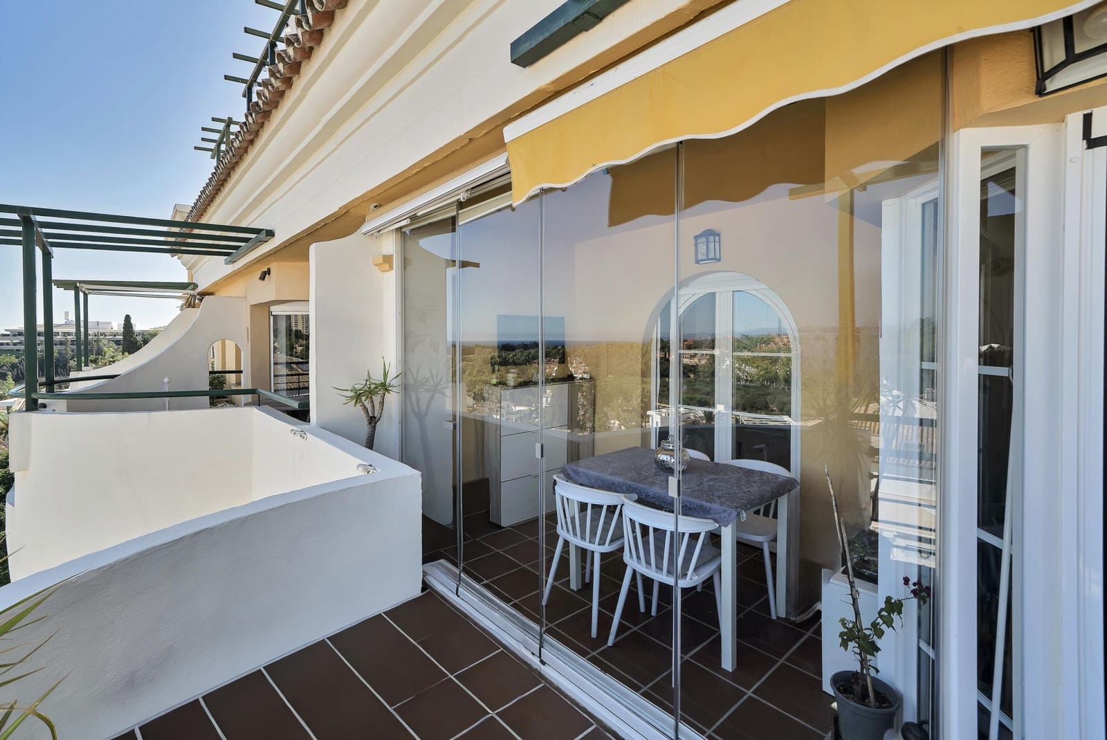 2 slaapkamer Appartement te koop in Nueva Andalucia met zwembad garage - € 500.000 (Ref: 10173875)