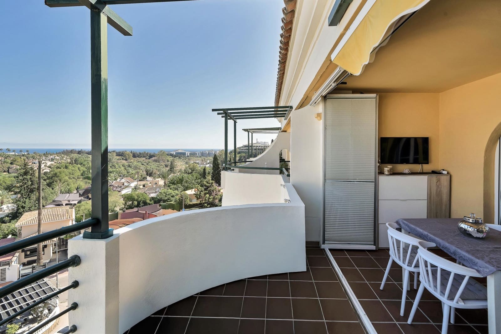 2 slaapkamer Appartement te koop in Nueva Andalucia met zwembad garage - € 500.000 (Ref: 10173875)